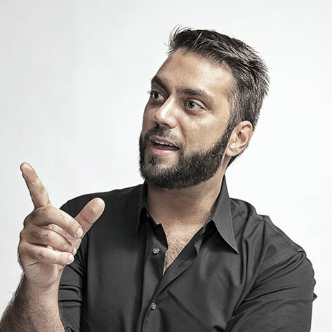 Guvenc Ozel  img